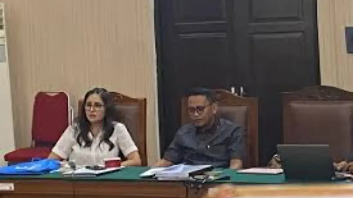 sidang ricuh, jaksa tak mau memutar rekaman nikita mirzani/foto:tangkapan layar radarcirebon.tv