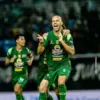 Persebaya saat melawan Semen Padang