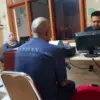Pria berinisial YS (42) jalani pemeriksaan di Polres Kuningan