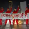 aksi demo bubarkan dpr. Foto: tangkapan layar depan radarindramayu.id