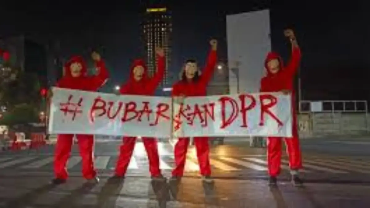 aksi demo bubarkan dpr. Foto: tangkapan layar depan radarindramayu.id