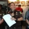 tersangka kasus korupsi dana gedung setda kota cirebon. Foto: tangakapan layar depan radarcirebon.id
