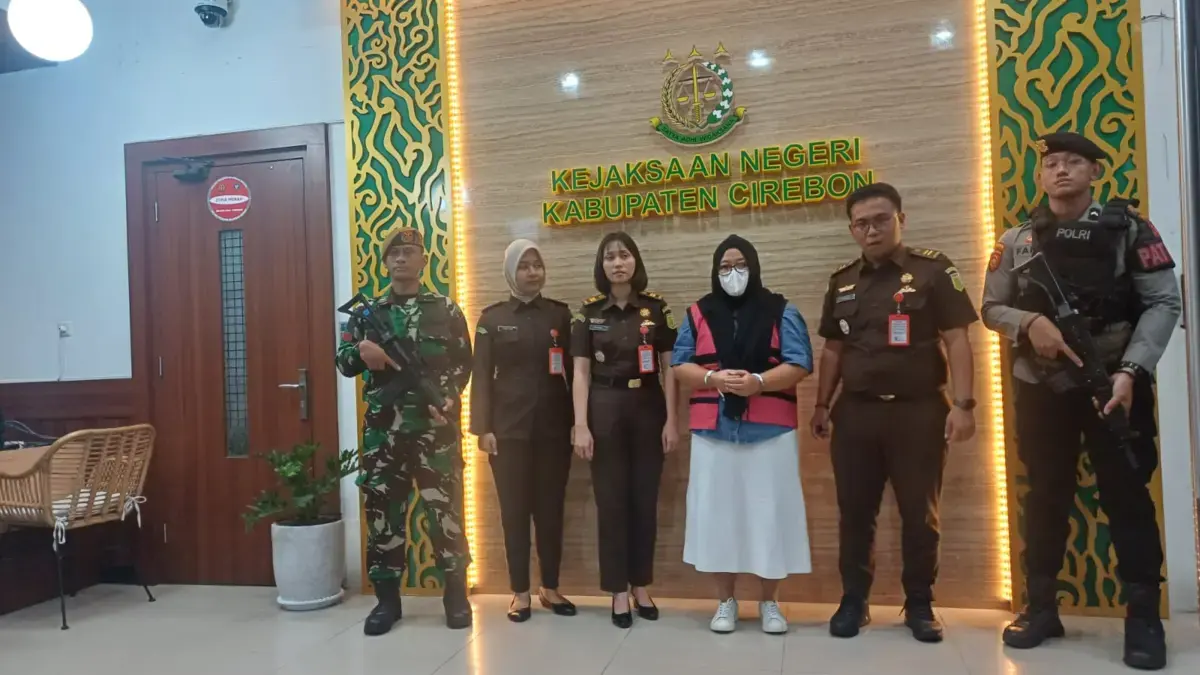 Skandal Rp 24,6 Miliar: Manfaatkan Celah, Petugas Administrasi Bank Pemerintah di Cirebon Tilep Duit Miliaran Penahanan tersangka
