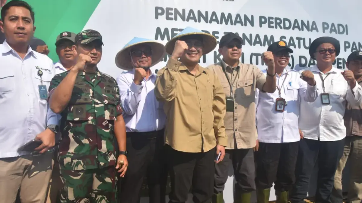 Budiman Sudjatmiko Kick Off Program “Tanam Sekali, Panen Empat Kali” di Cirebon: Revolusi Digital untuk Petani Budiman Sudjatmiko
