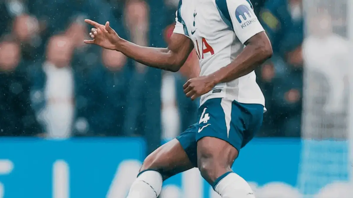 Tottenham Tumbang di Kandang, Aston Villa Balikkan Keadaan 2-1 Lewat Gol Buendía
