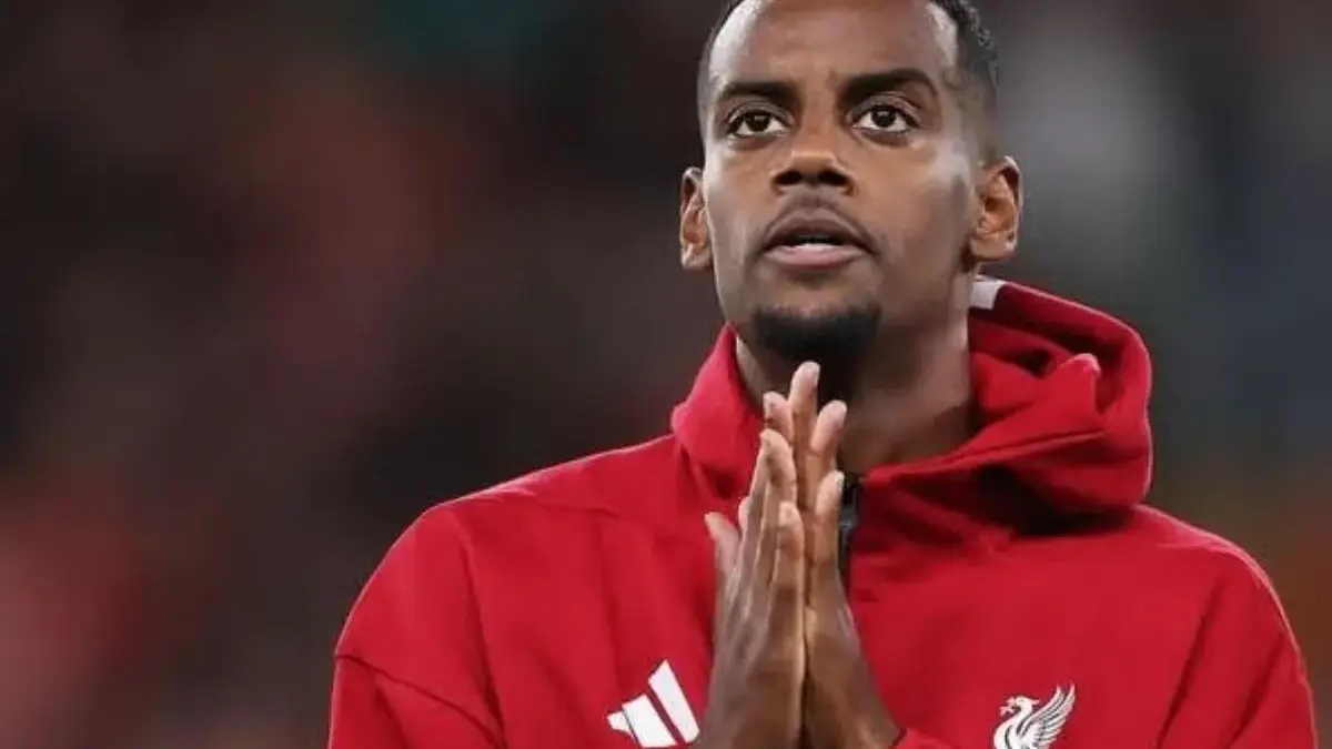 Banyak Mikir, Minim Aksi, Performa Alexander Isak Disorot Usai Tumpul di Anfield Alexander Isak