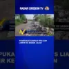 Tumpukan Sampah TPS Liar Luber Ke Badan Jalan