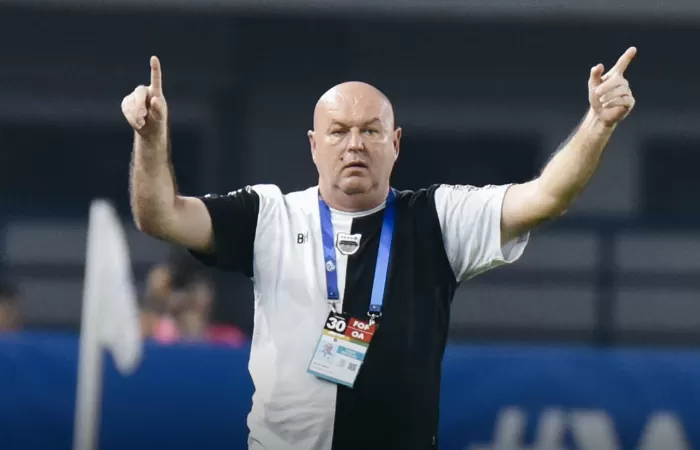 Ternyata Ini Alasan Bojan Hodak Masih Ngotot Pasang Teja Paku Alam di Persib! foto