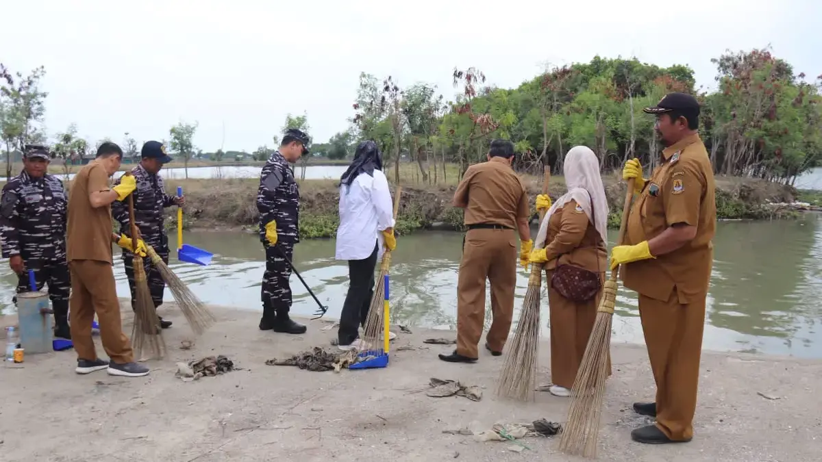 Pemkab Cirebon bersama TNI