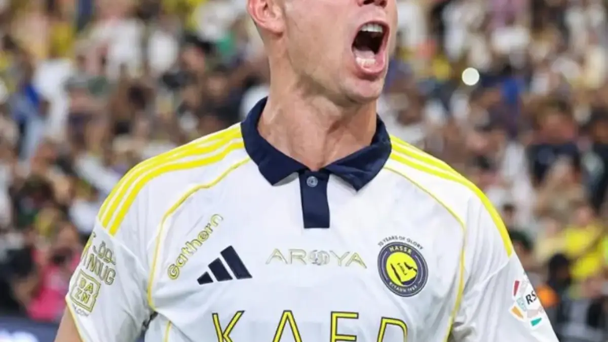 Ronaldo Diganjar Kartu Merah Perdana di Timnas, Portugal Tumbang dari Irlandia Cristiano Ronaldo