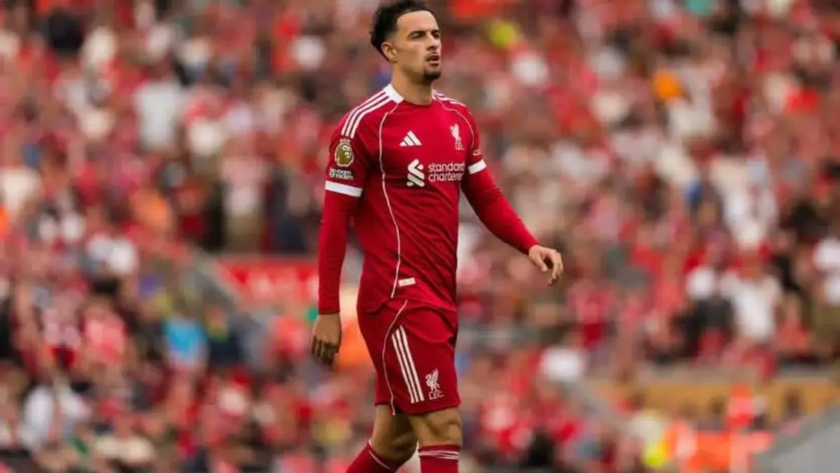 Curtis jones pemain bola liverpool