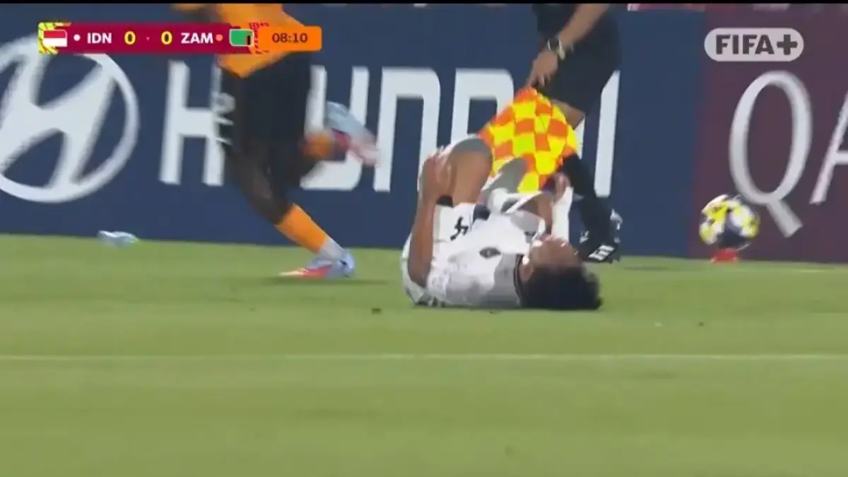 Pemain Timnas Terkapar