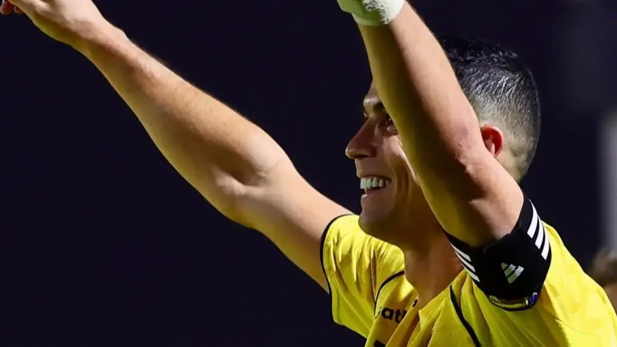 Momen Tegang di Dublin: Pelatih Irlandia Bongkar Apa yang Diucapkan Cristiano Ronaldo Saat Kartu Merah Sepakbola Dunia