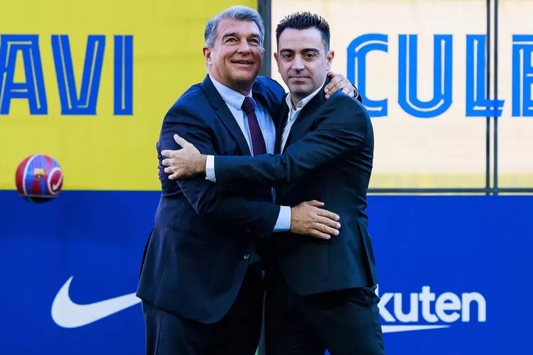Dapat Dukungan Xavi, Victor Font Siap Tantang Laporta di Pilpres Barca 2026 foto