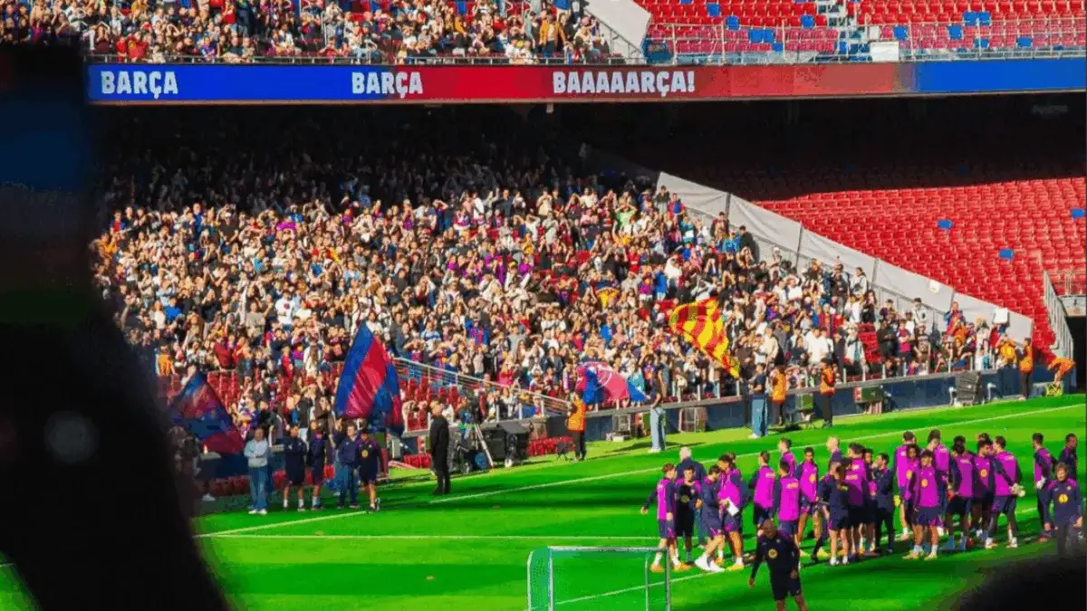 Barca Balik ke Camp Nou Setelah Dua Tahun, Disambut 23 Ribu Penonton! foto