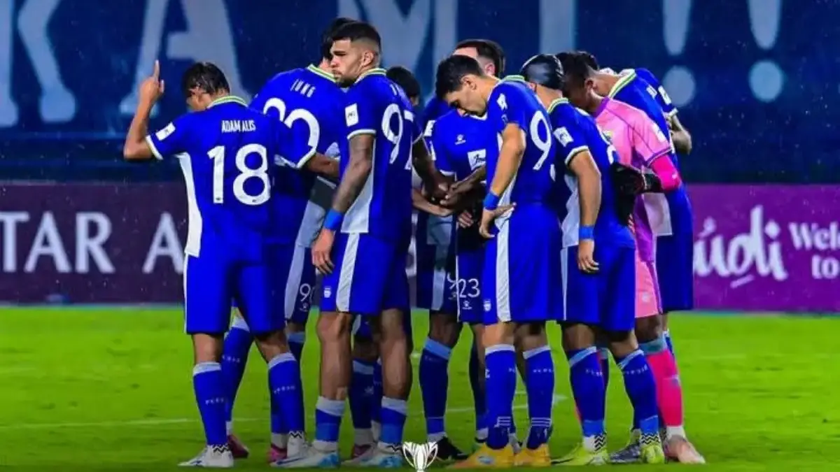 Ditengarai Mengumpat Wasit, Asisten Bojan Hodak Dilarang AFC Mendampingi Persib Bandung Persib Bandung