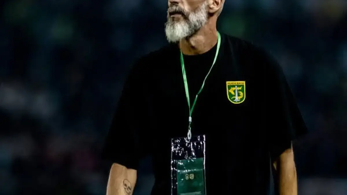 Gejolak Bonek Berujung Pemecatan! Persebaya Depak Eduardo Perez Eduardo Perez