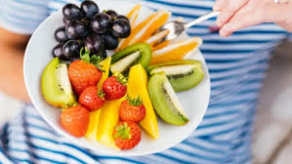 manfaat makan buah pagi hari. Ilustrasi: freepik.com