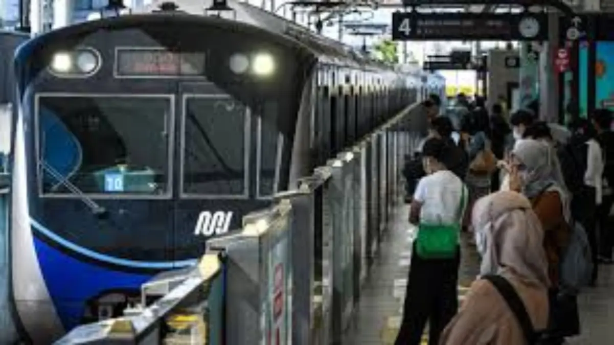 mrt jakarta kembali beroperasi. Foto: tangakapan layar depan radarcirebon.tv