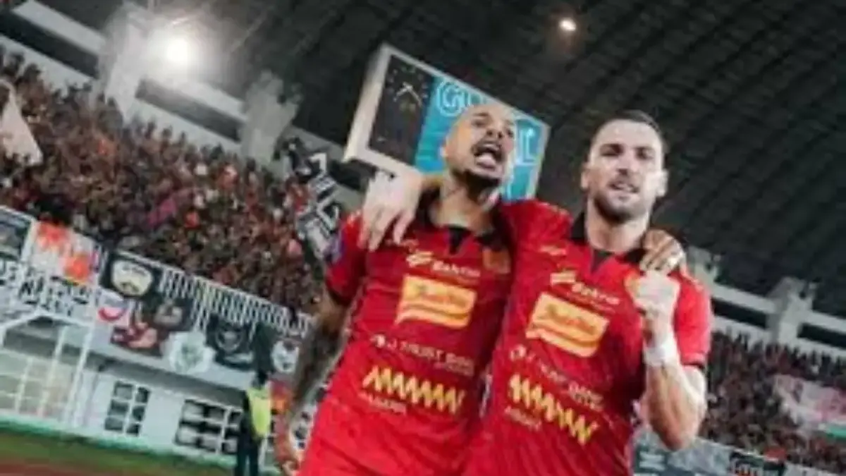 hasil pertandingan persija vs persik kediri skor 3-1. Foto: tangkapan layar depan radarcirebon.tv