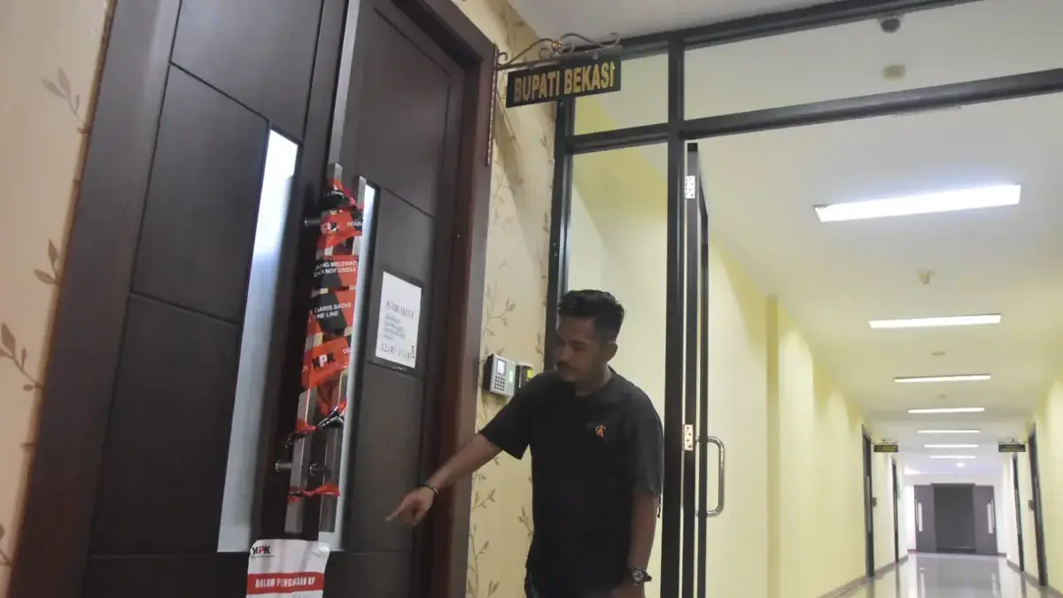 Bupati Bekasi, Ade Kunang Di OTT KPK,Segini Harta Kekayaannya, Bikin Melongo! Ruangan Bupati Ade