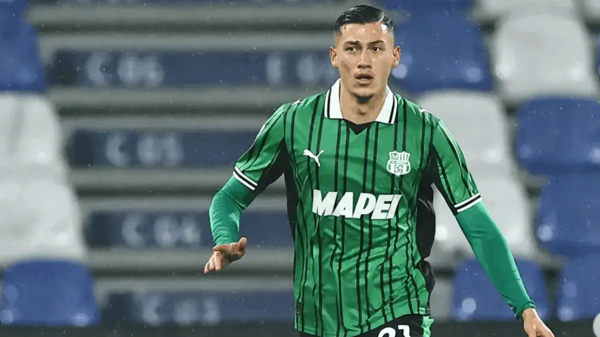 Wow! Jay Idzes Jadi Target AC Milan, Rossoneri Mulai Bergerak! foto