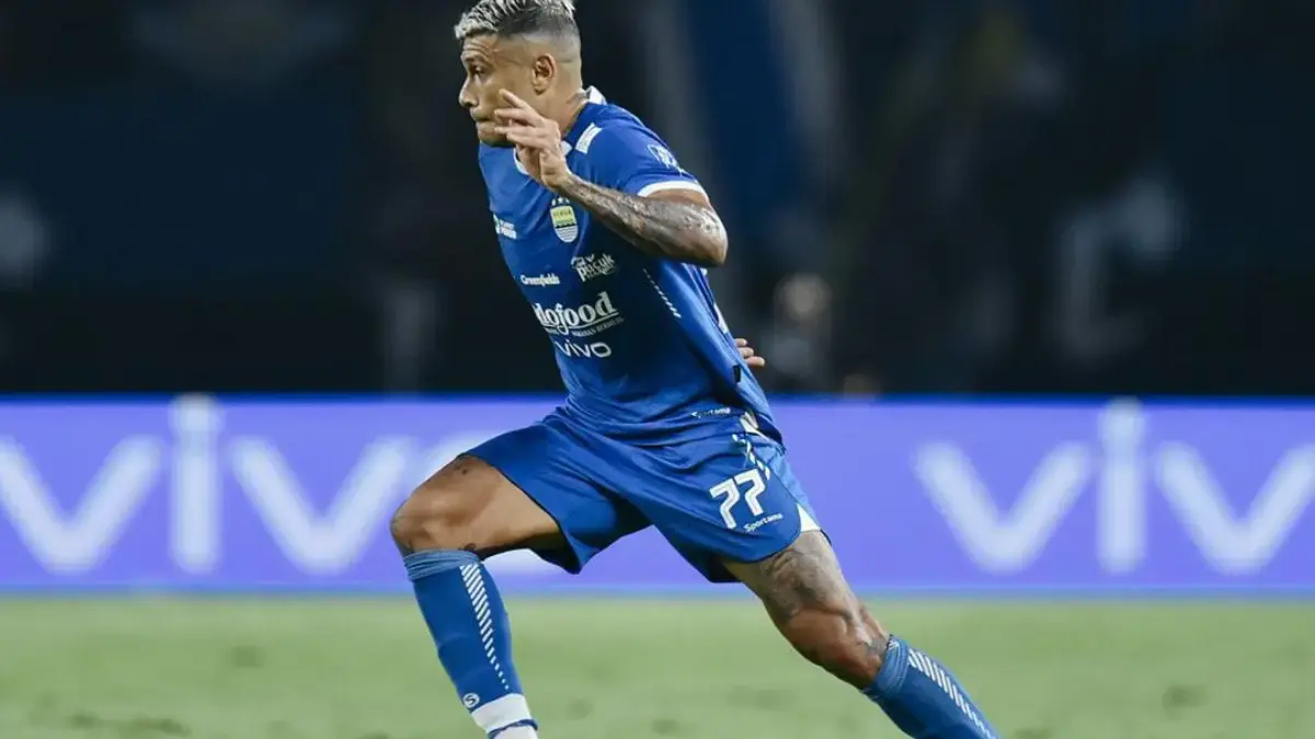 Ciro Alves saat memperkuat Persib Bandung sebelum pindah ke Malut United