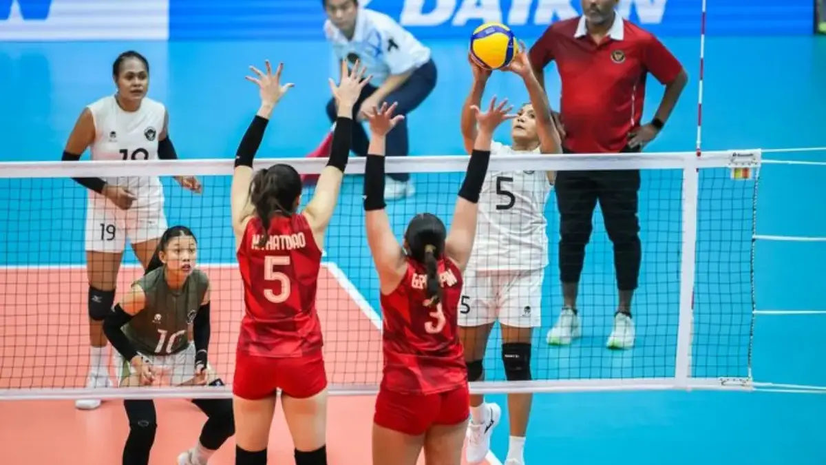 Hasil Semifinal Voli Putri SEA Games 2025: Indonesia Dilibas Thailand 3-0, Harapan Emas Pupus! Tim voli putri Indonesia menghadapi Thailand di semifinal SEA Games 2025 di Huamark Indoor Stadium, Bangkok