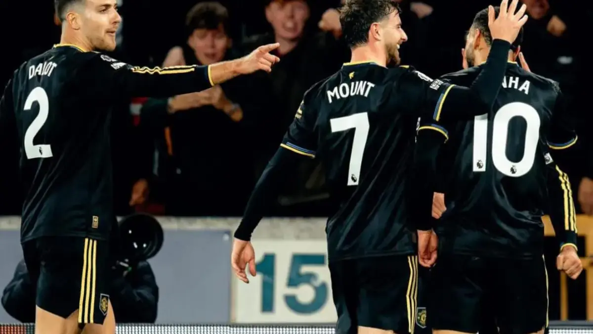 Manchester United merayakan gol dalam kemenangan 4-1 atas Wolves pada pekan ke-15 Liga Inggris.