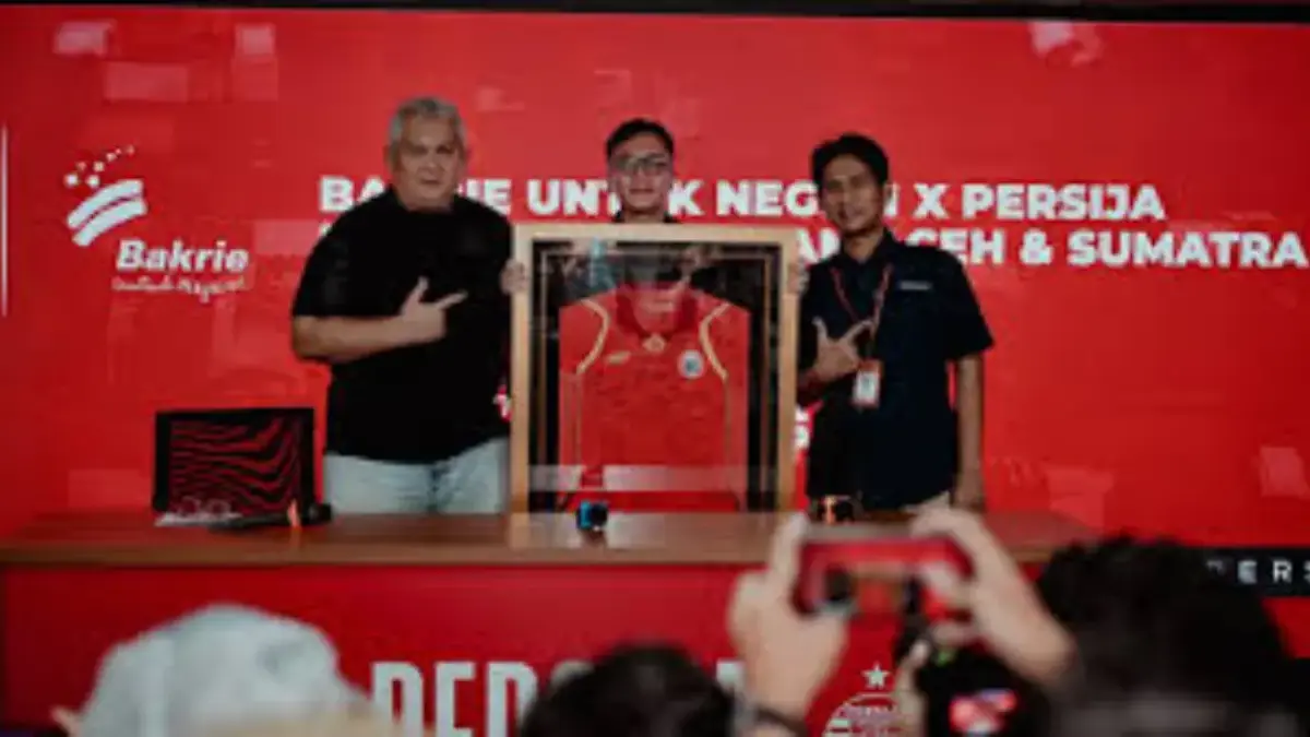 Persija Jakarta Gelar lelang Jersey Untuk Membantu Korban Banjir di Aceh dan Sumatera persija lelang jersey. foto: instagram/@persijajakarta