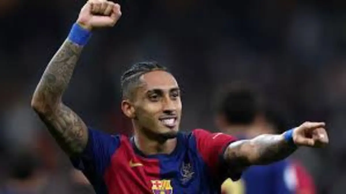 raphinha tidak meninggalkan barcelona. foto: instagram/@raphinha