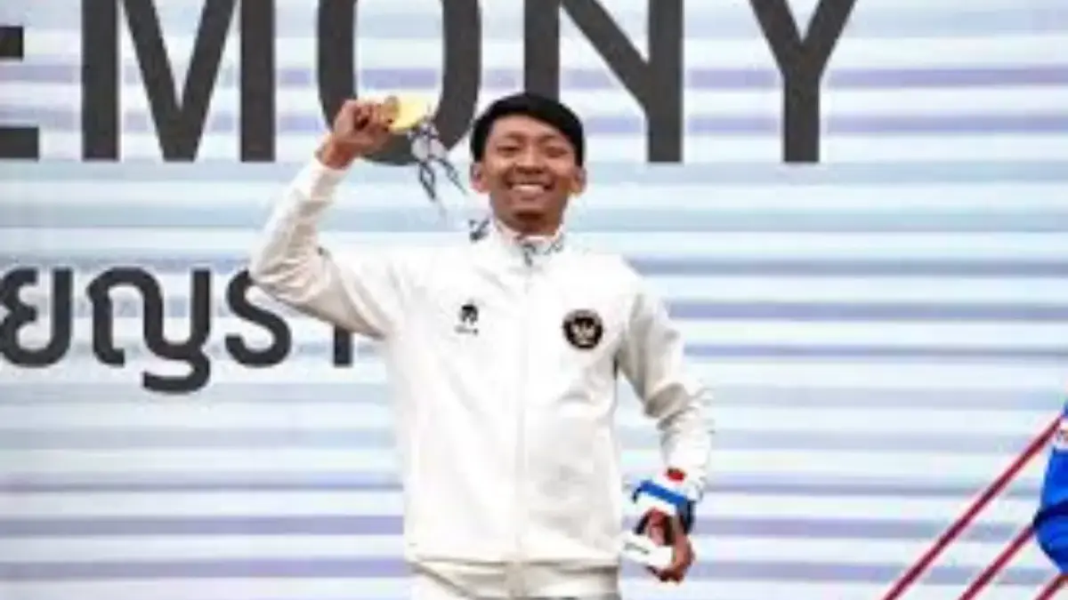 rendy varera peraih emas pertama untuk indonesia.