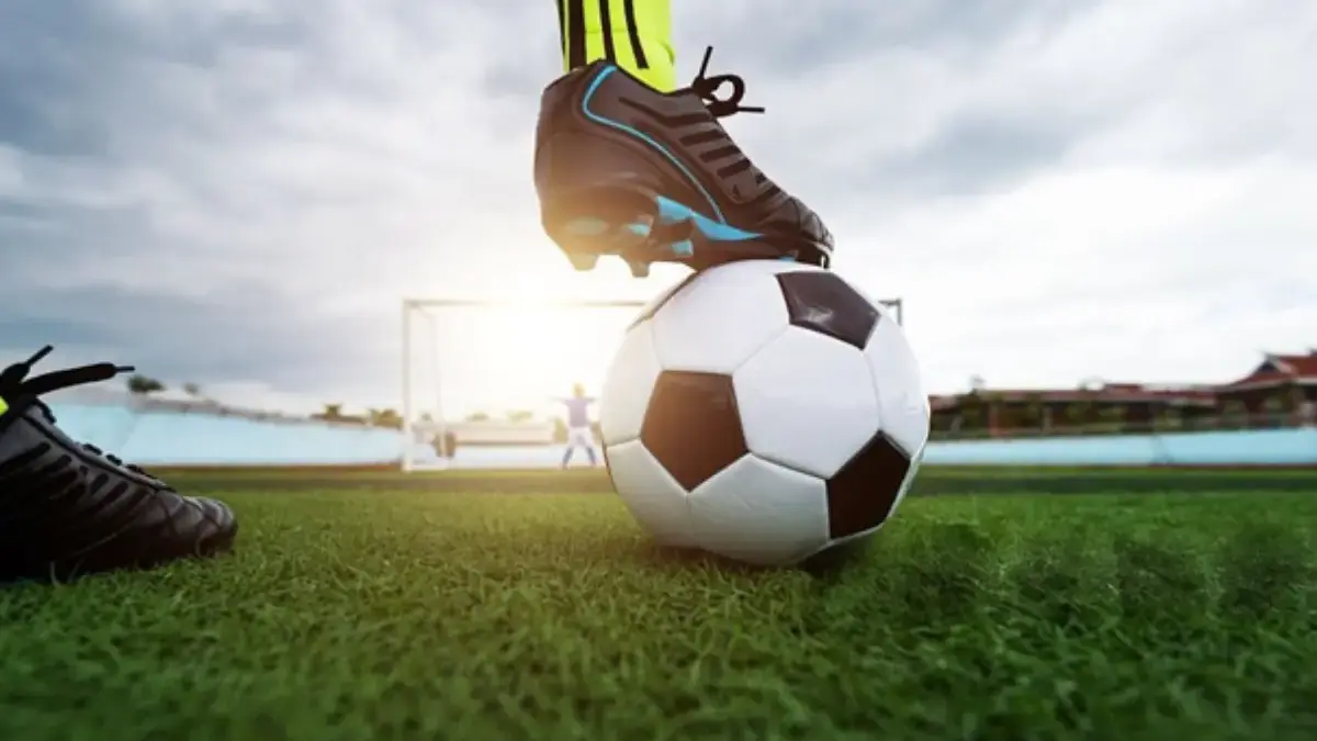 Sepak Bola Malam Ini