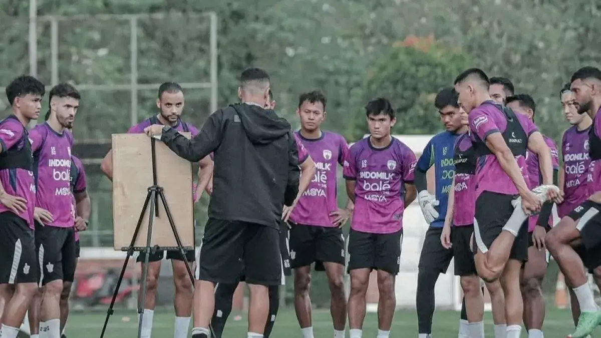 Persita Tangerang Tutup Putaran Pertama di Posisi 5, Carlos Pena Tetap Ambisius foto