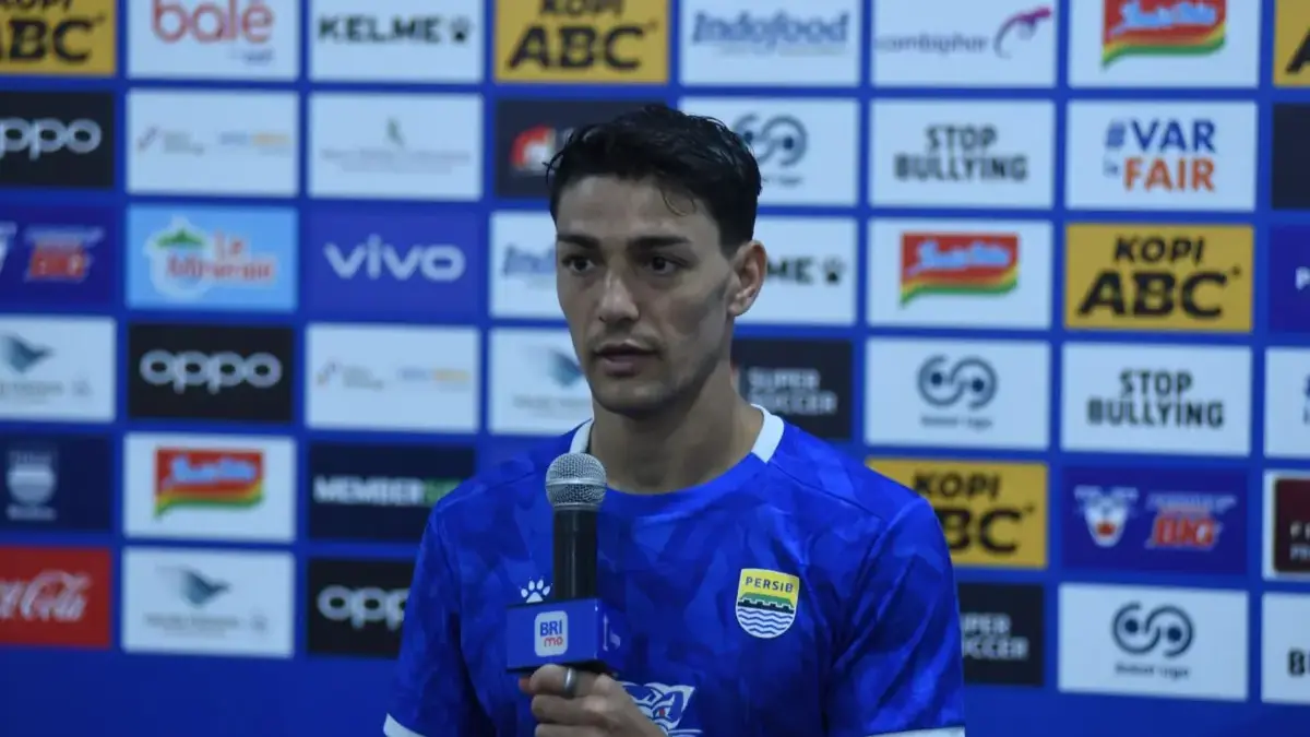 Teka-Teki Masa Depan Terjawab, Bojan Hodak Pastikan Federico Barba Bertahan di Persib Bandung! Federico Barba