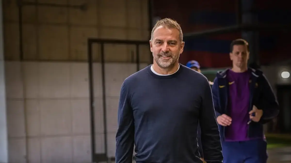 Alarm Dini di Lini Belakang Blaugrana: Hansi Flick Isyaratkan Barcelona Masih Kekurangan Bek Sepakbola Dunia