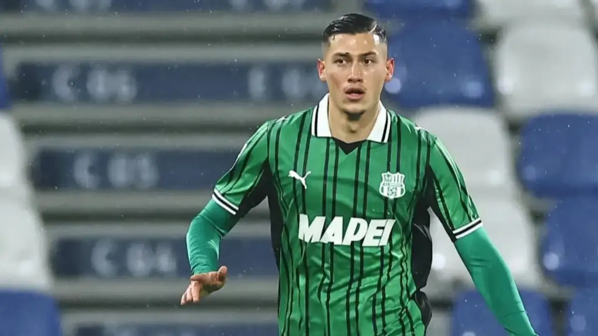 Dari Venezia ke Old Trafford? Jay Idzes Masuk Radar Manchester United, Realistis atau Sekadar Wacana Sepakbola Dunia