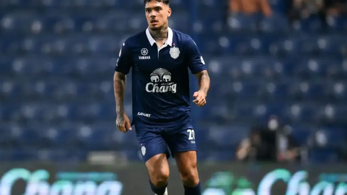 Shayne Pattynama Resmi Tinggalkan Buriram, Klub Oranye Liga Indonesia Jadi Tujuan? foto