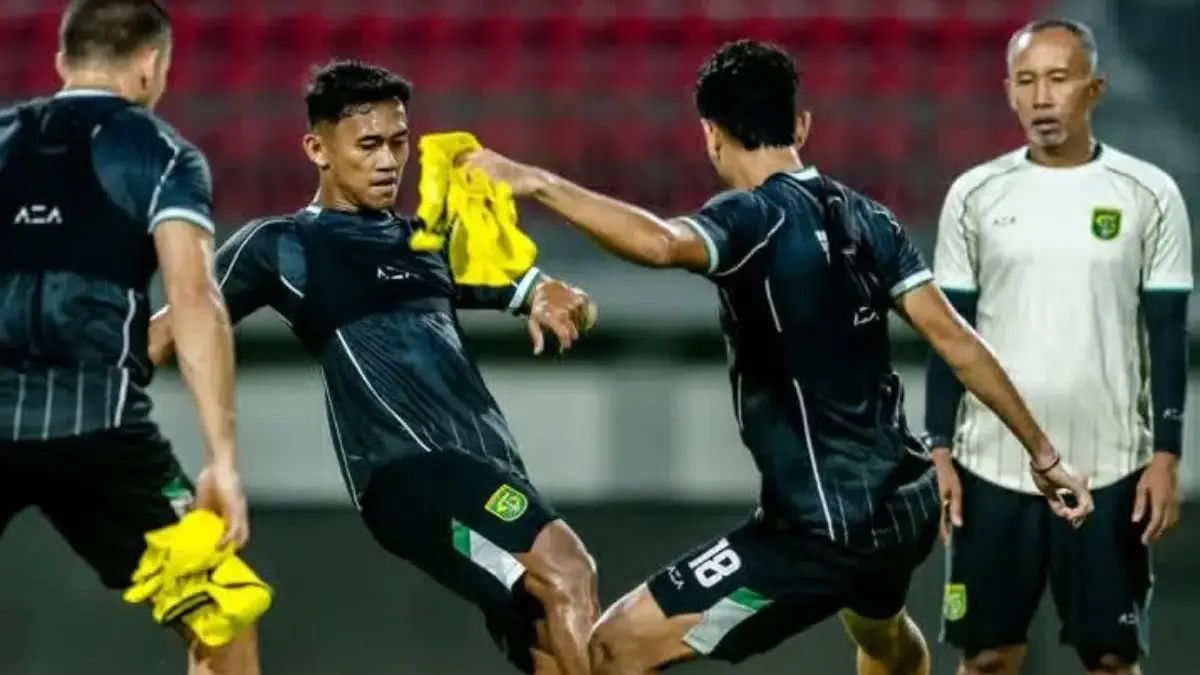 Jadwal dan Prediksi Madura United vs Persebaya: Derbi Suramadu Panas, Potensi Banjir Gol BRI Super League 2025/2026