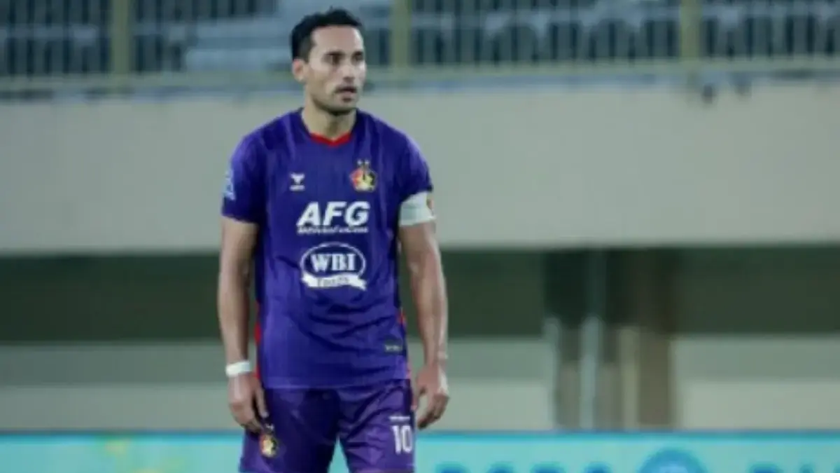 Ezra Walian Bongkar Pengalaman Gila Bersama Persib dan Bobotoh ezra walian persib