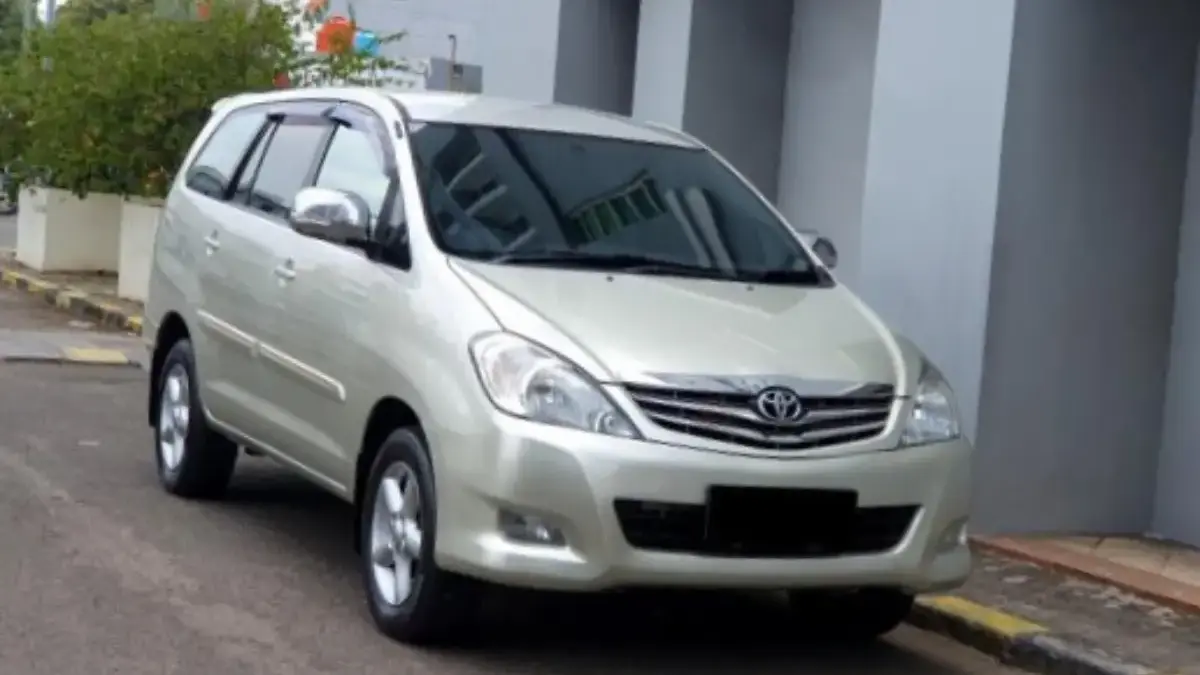 mobil keluarga bekas di bawah 50 juta