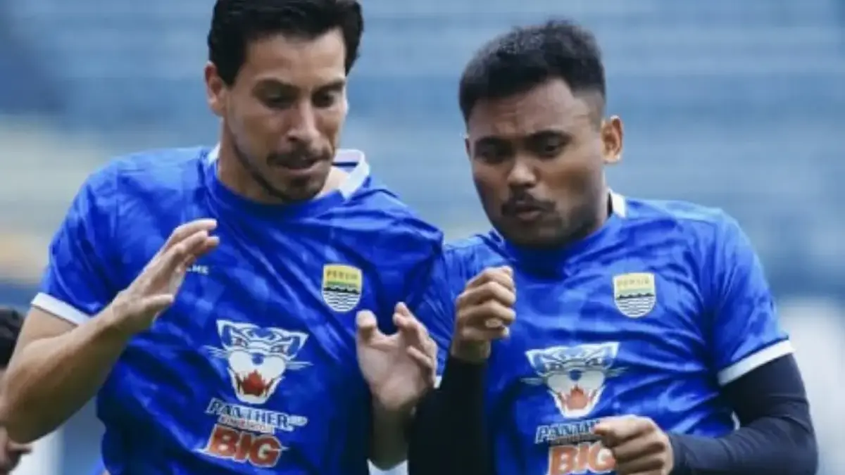 Persib Waspadai Kebangkitan Persis Solo Jelang Laga Tandang Pekan ke-19 Super League 2025/26 persib vs persis solo
