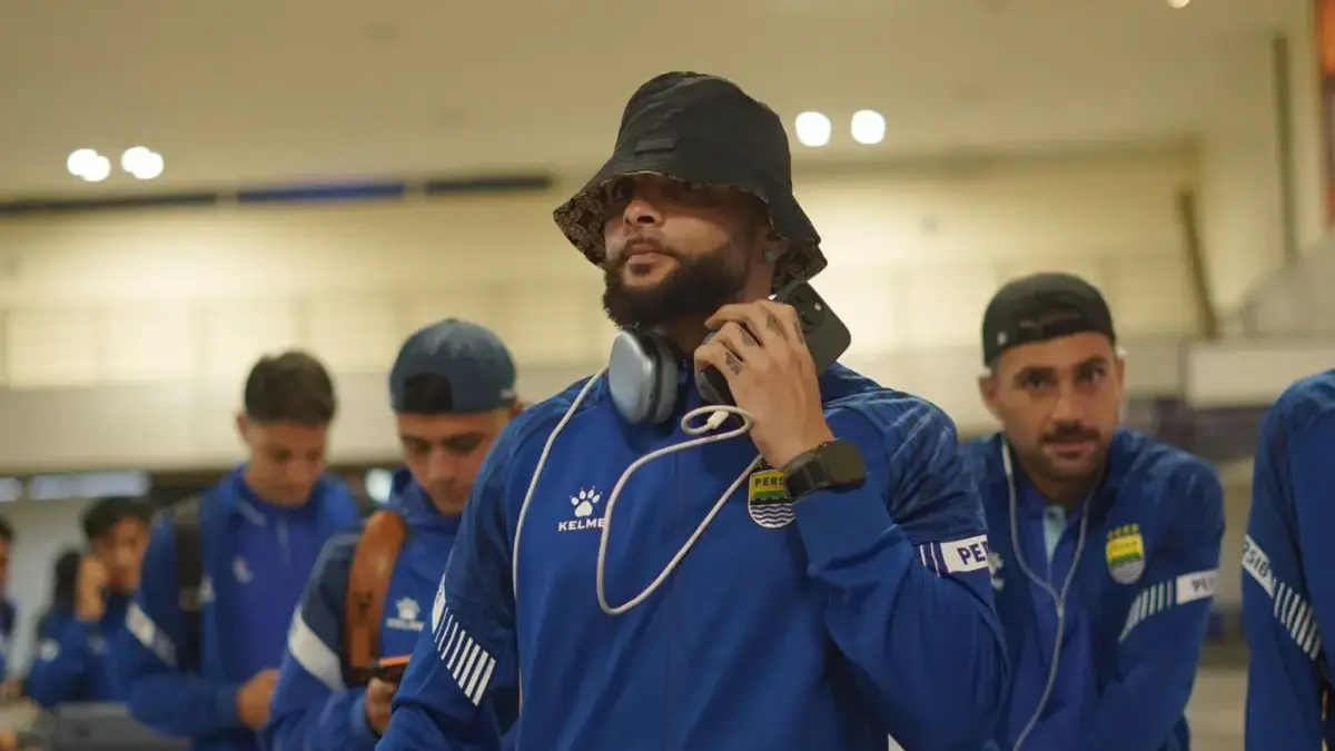 Layvin Kurzawa Berpeluang Debut saat Persib Hadapi Ratchaburi di ACL 2: Bek Prancis Siap Tampil di Laga Kunci