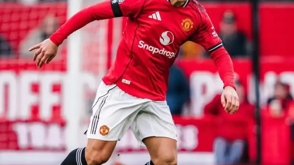 Barcelona Incar Lisandro Martínez, Manchester United Siapkan Kontrak Baru untuk Cegah Kepindahan Lisandro Martínez