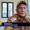 Pemdes Dan Warga Gotong Royong Perbaiki Jalan Rusak