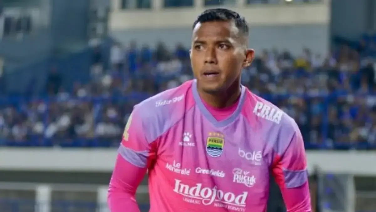 Teja Paku Alam Tak Gentar Dibayangi Kiper Asing, Persib Punya Pertahanan Terbaik di Super League 2025/26 teja paku alam