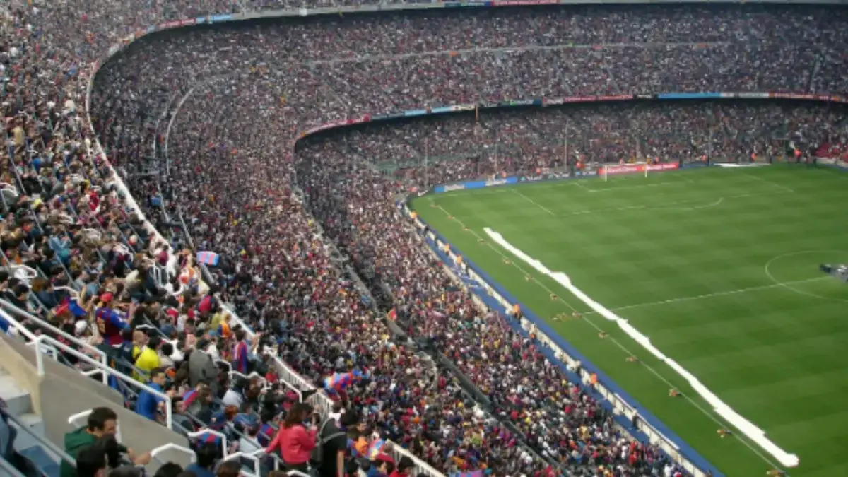 Sepak Bola Malam Ini