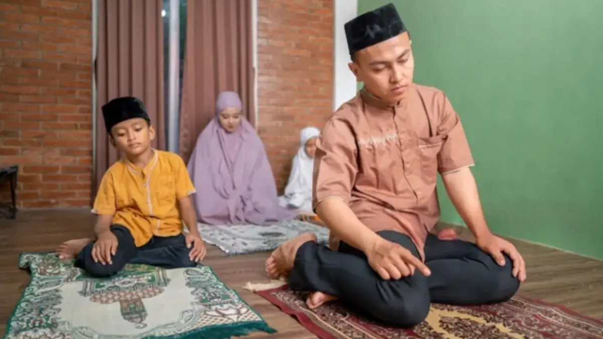 Cara Melakukan Salat Lailatulqadar 2 Rakaat, Amalan Istimewa di Malam Seribu Bulan Shalat Bersama