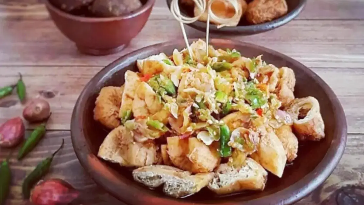 7 Rekomendasi Tempat Tahu Gejrot di Cirebon Paling Enak, Rasanya Nagih dan Autentik! Kuliner Cirebom