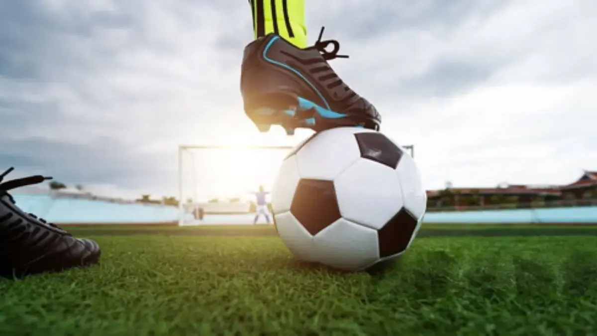 Sepak Bola Malam Ini